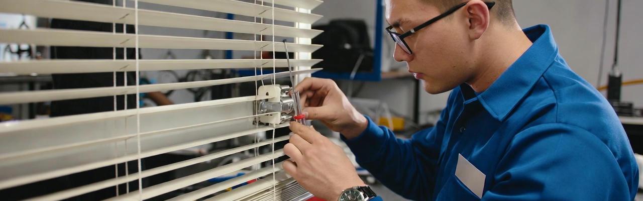 Cambio y reparación de ejes para soportes en persianas en Móstoles